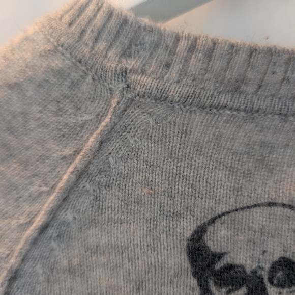 Tory Burch Skull Print Cashmere Sweater Size M In VGUC - Picture 3 of 13